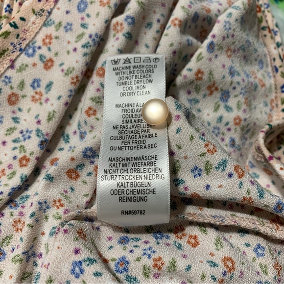 Jones New York Signature Petite Sleeveless Semi Sheer Button Front Blouse Pin - Picture 4 of 13